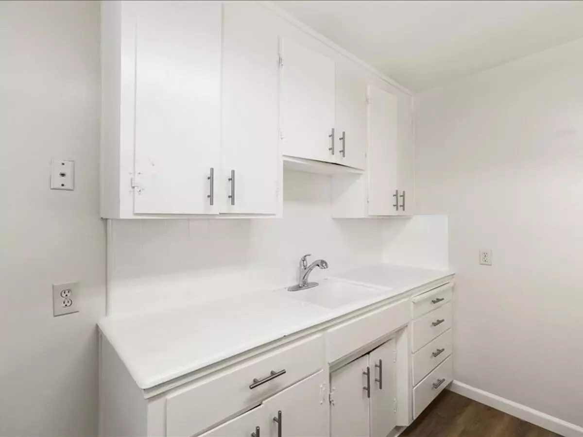 1185 Bird Ave. photo 2