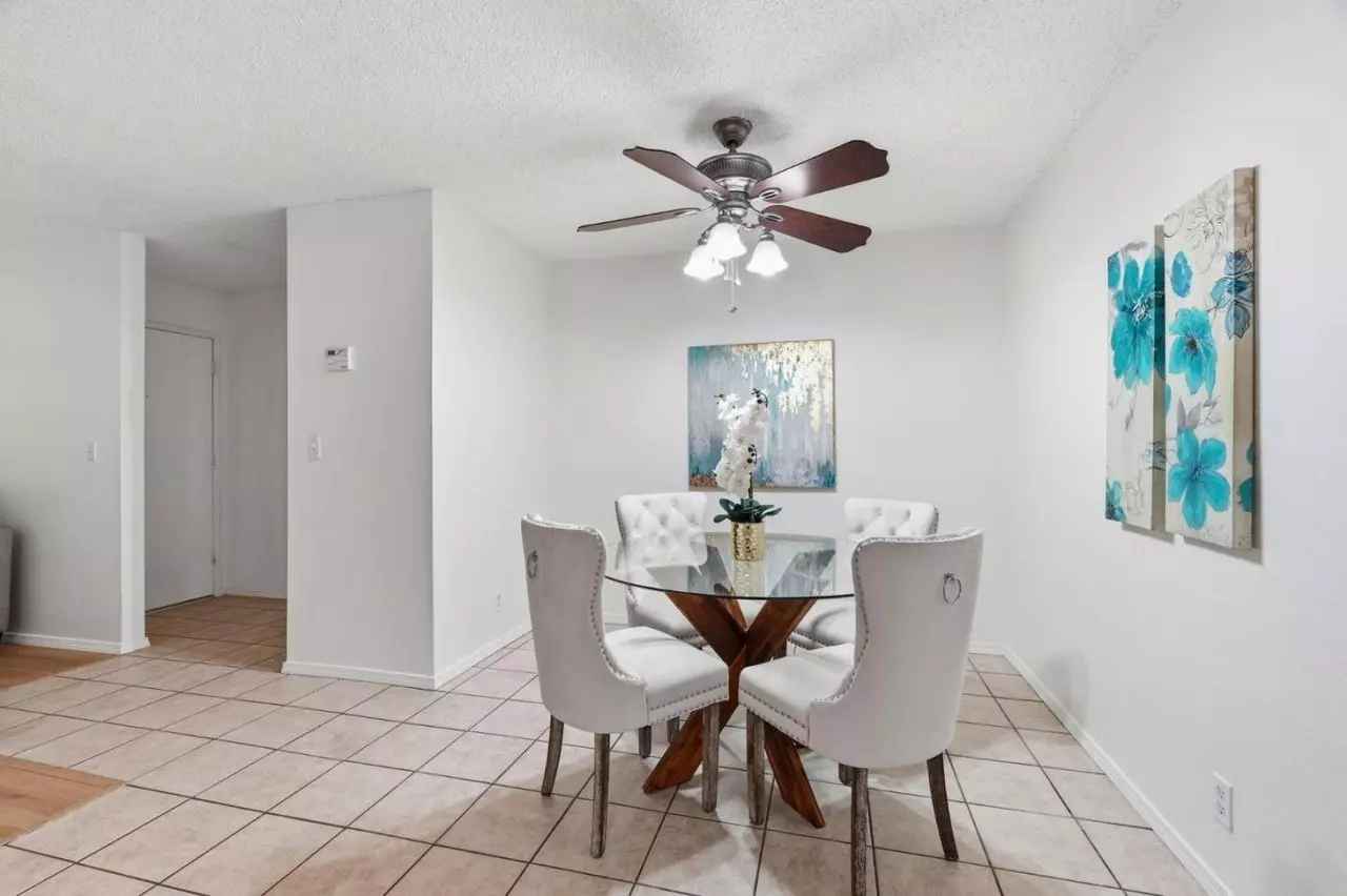 **&amp;#127775; Bright Ground-floor Condo With Central Air, Modern Updates &amp; Reso photo 2