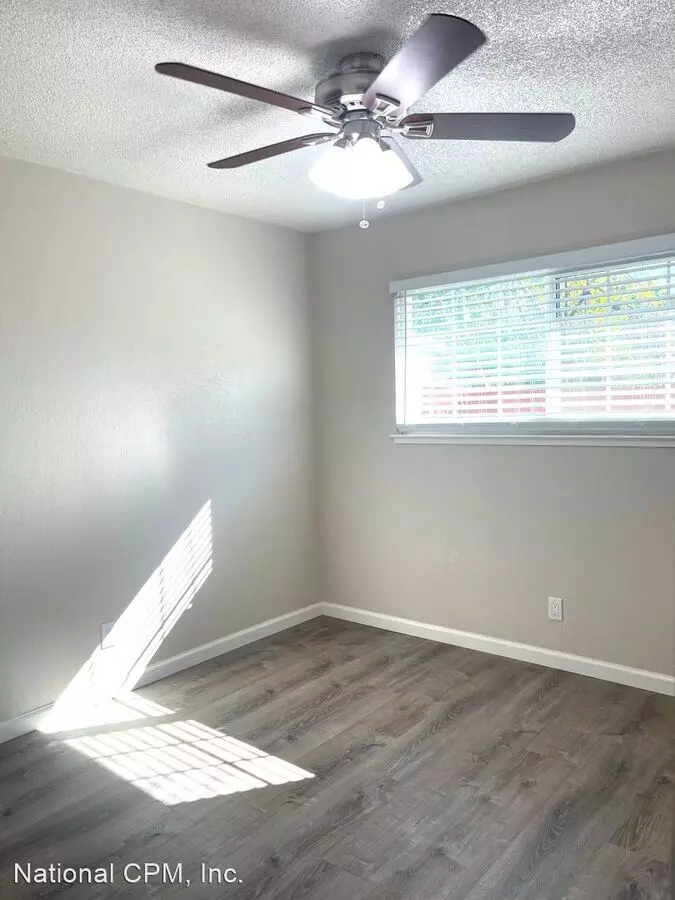 1280 Peach Ct photo 2
