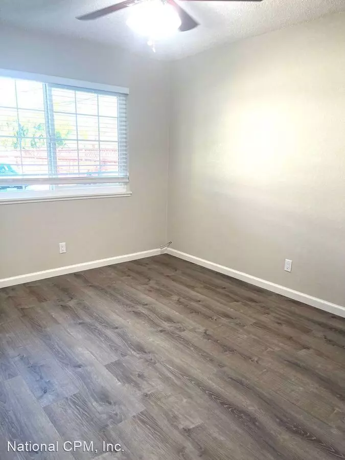 1280 Peach Ct photo 5