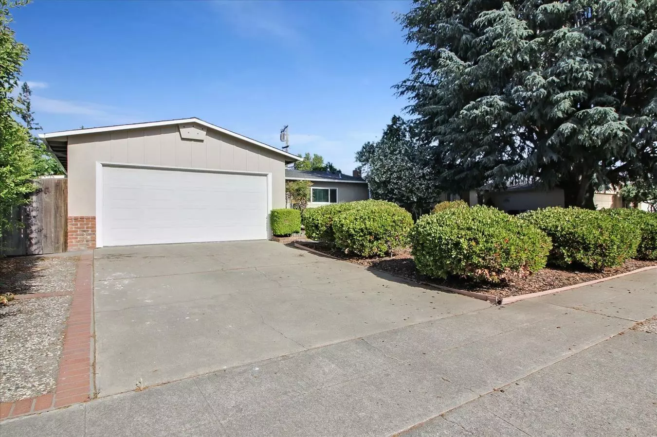 Fully renovated home in San Jose photo 2
