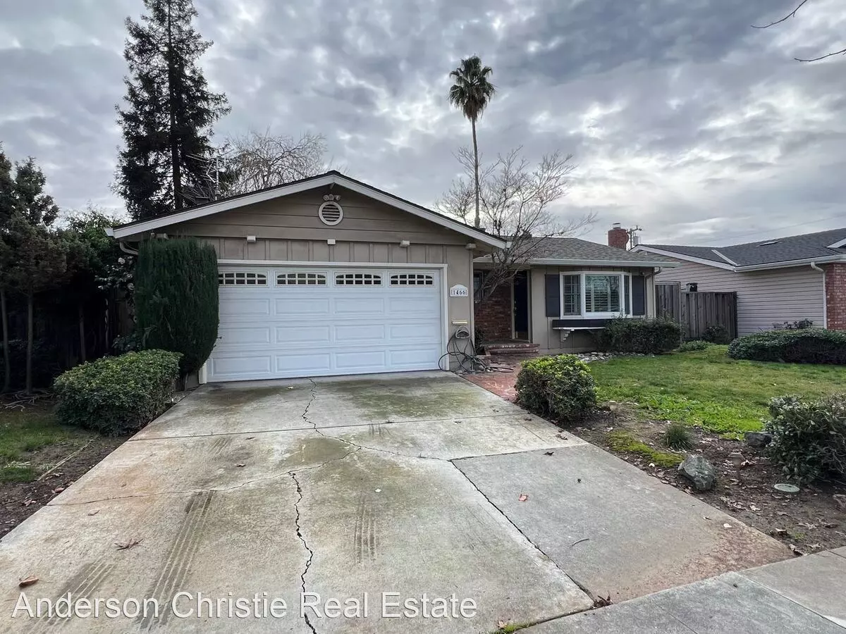 1466 Bryan AVE photo 2