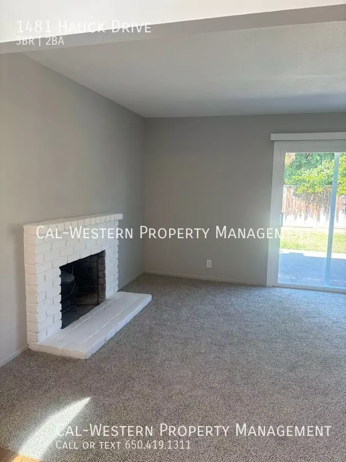 3 Bed 2 Bath Home with Spacious yard 3 Bring your pet :) photo 5