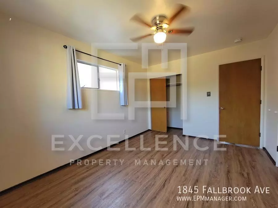 1845 Fallbrook Ave photo 5