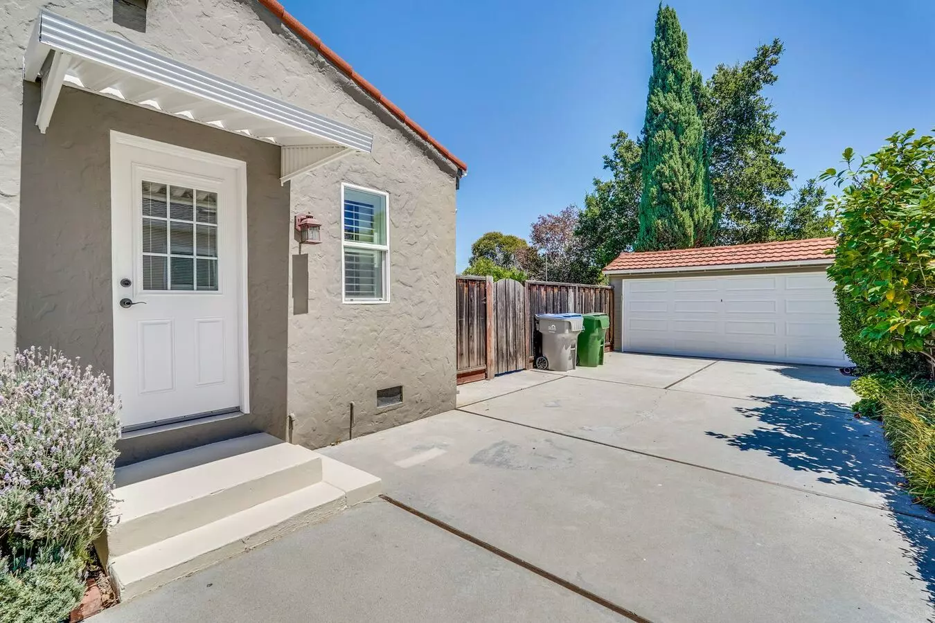 1940's Quaint 2 Bedroom Single Story Home Off Of Hedding Street With Modern Amenities &amp; Great Backyard! photo 5