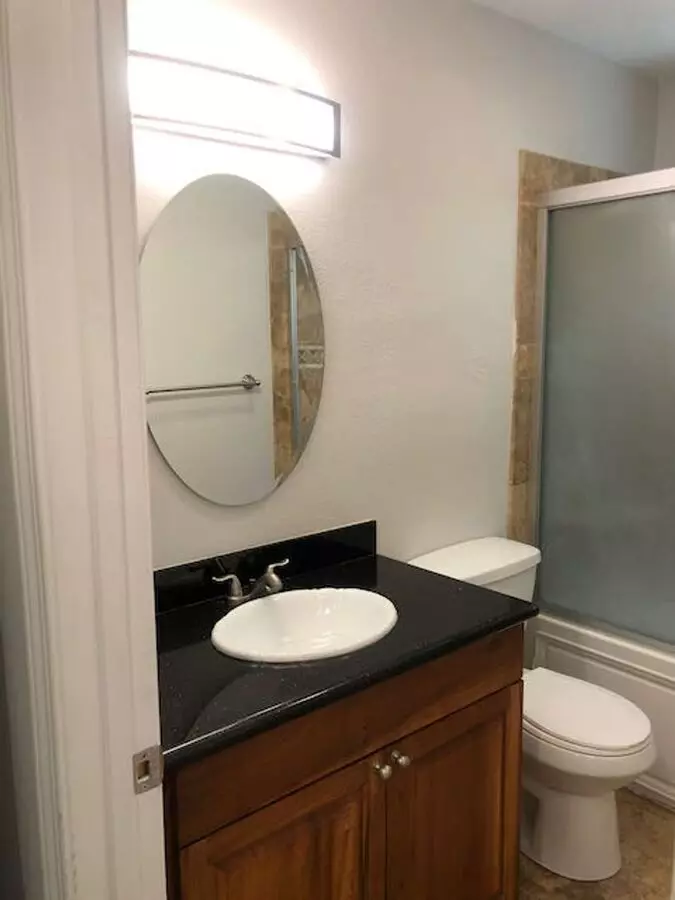 1Bed 1Bath Apartment 1 Month Free With 12 Month Lease photo 3