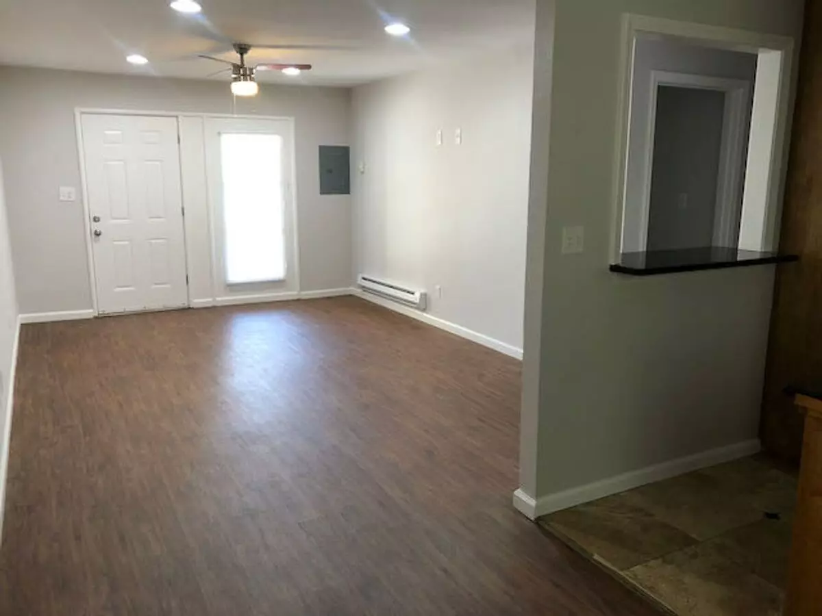 1Bed 1Bath Apartment 1 Month Free With 12 Month Lease photo 2
