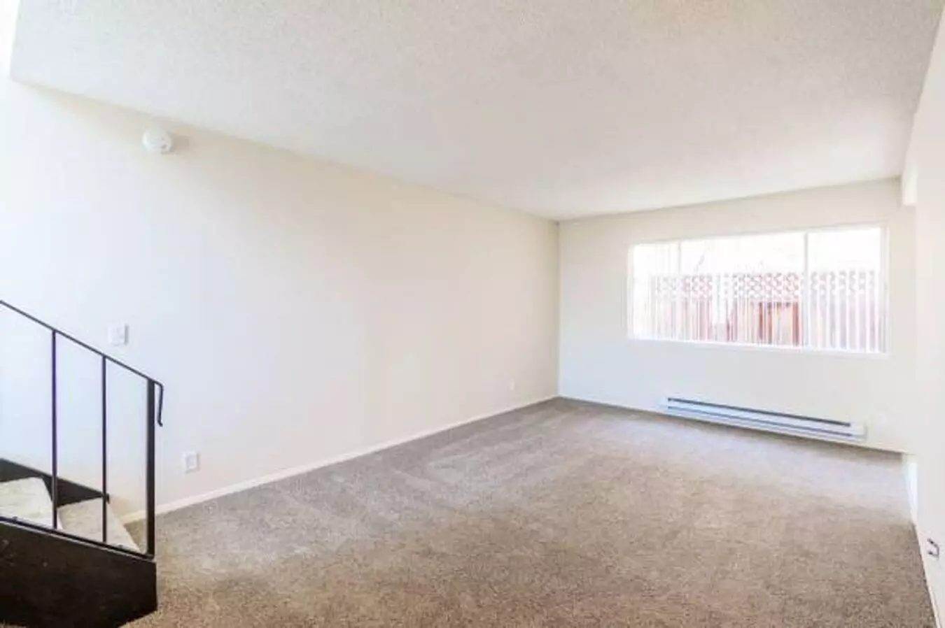 2 Story 2br/1.5ba Townhome photo 4