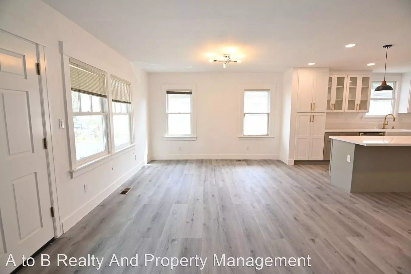 2296 Bailey Ave photo 5