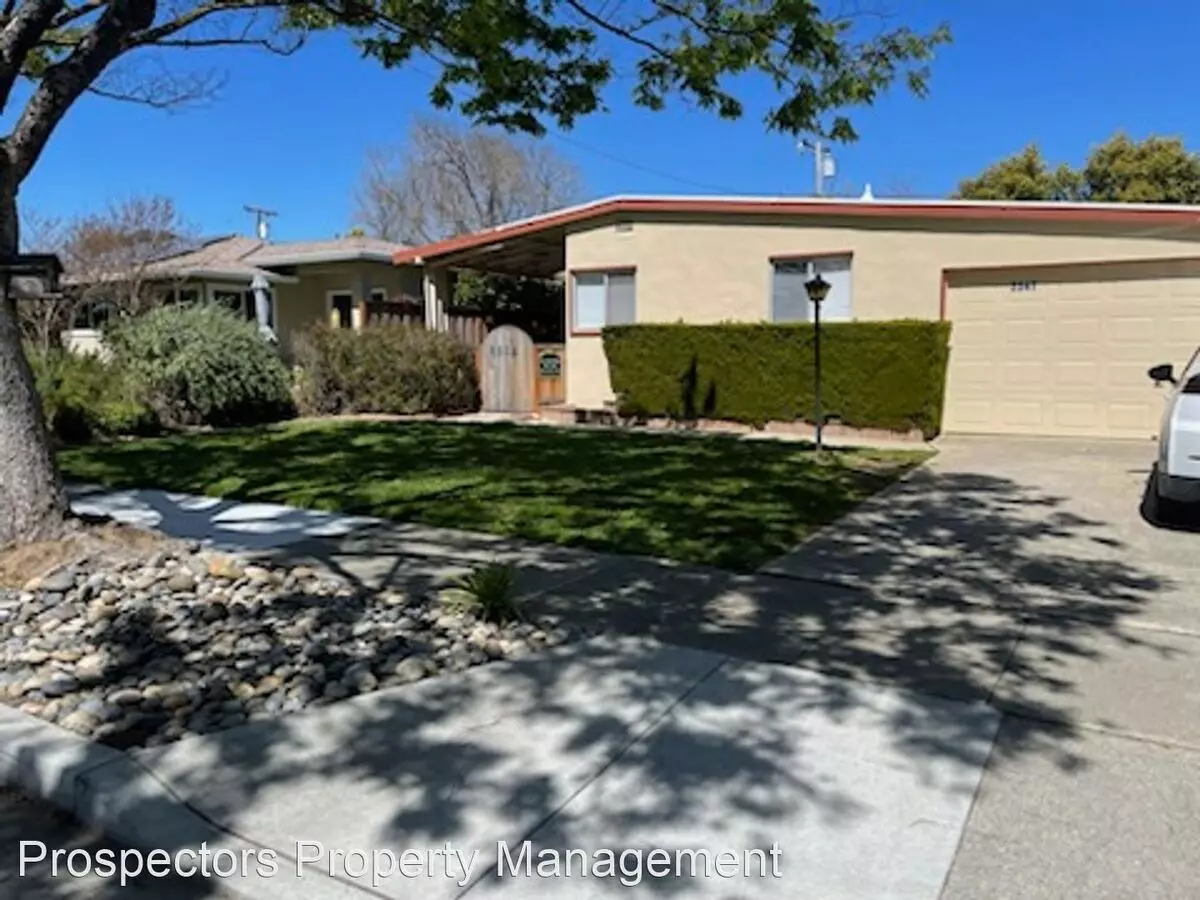 2347 Venndale Ave photo 5
