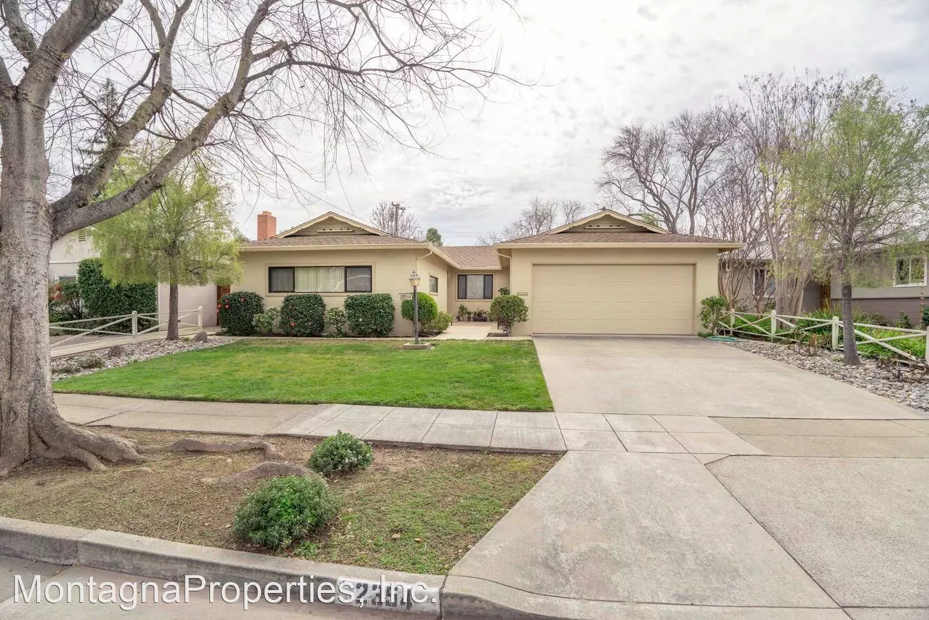2354 Venn Ave photo 4