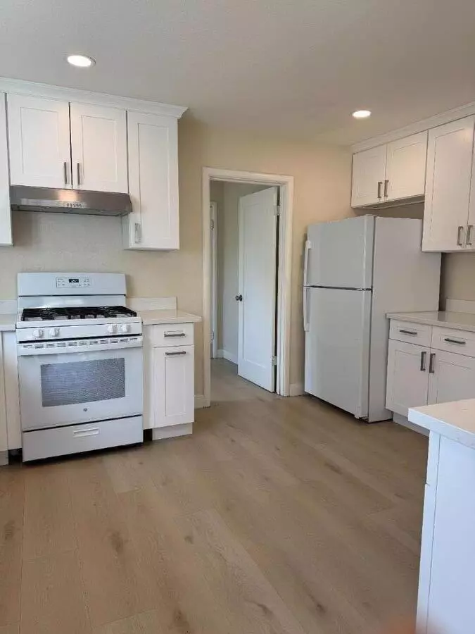 277 Kirk Ave photo 2