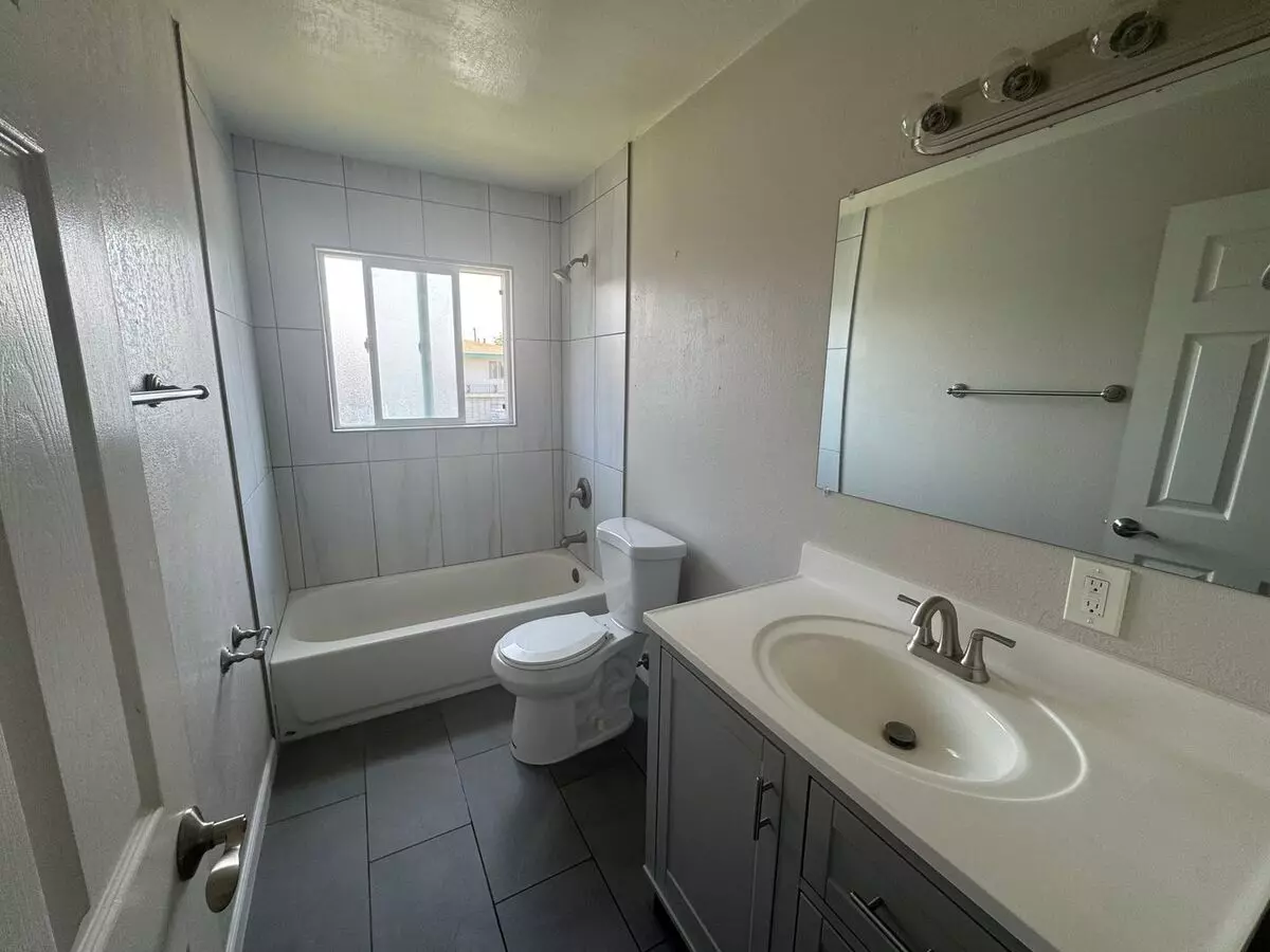 291 - 3001 Magliocco Dr photo 4