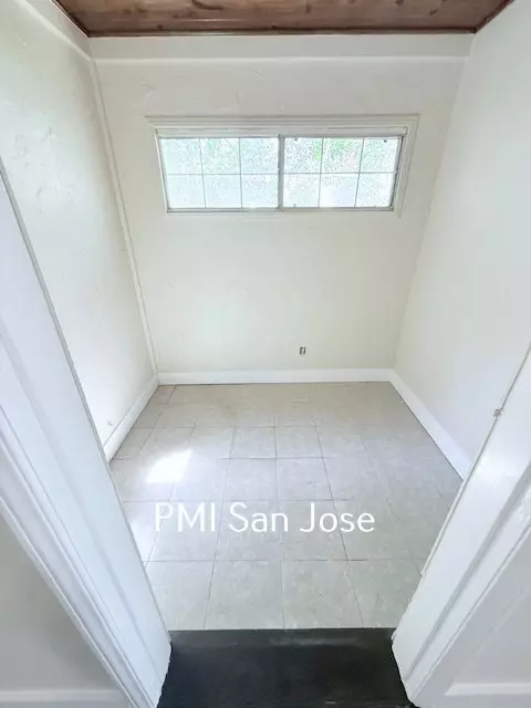 1045 N 3rd St photo 2