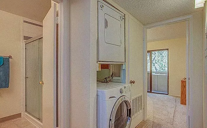 3198 Kimber Ct
