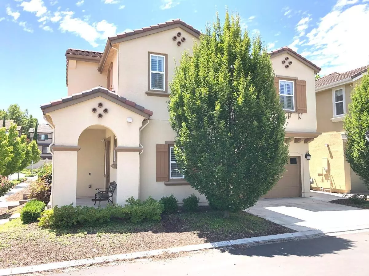 3273 La Rochelle WAY photo 2