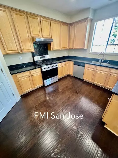 951 Sunbonnet Loop, San Jose, CA 95125 photo 4