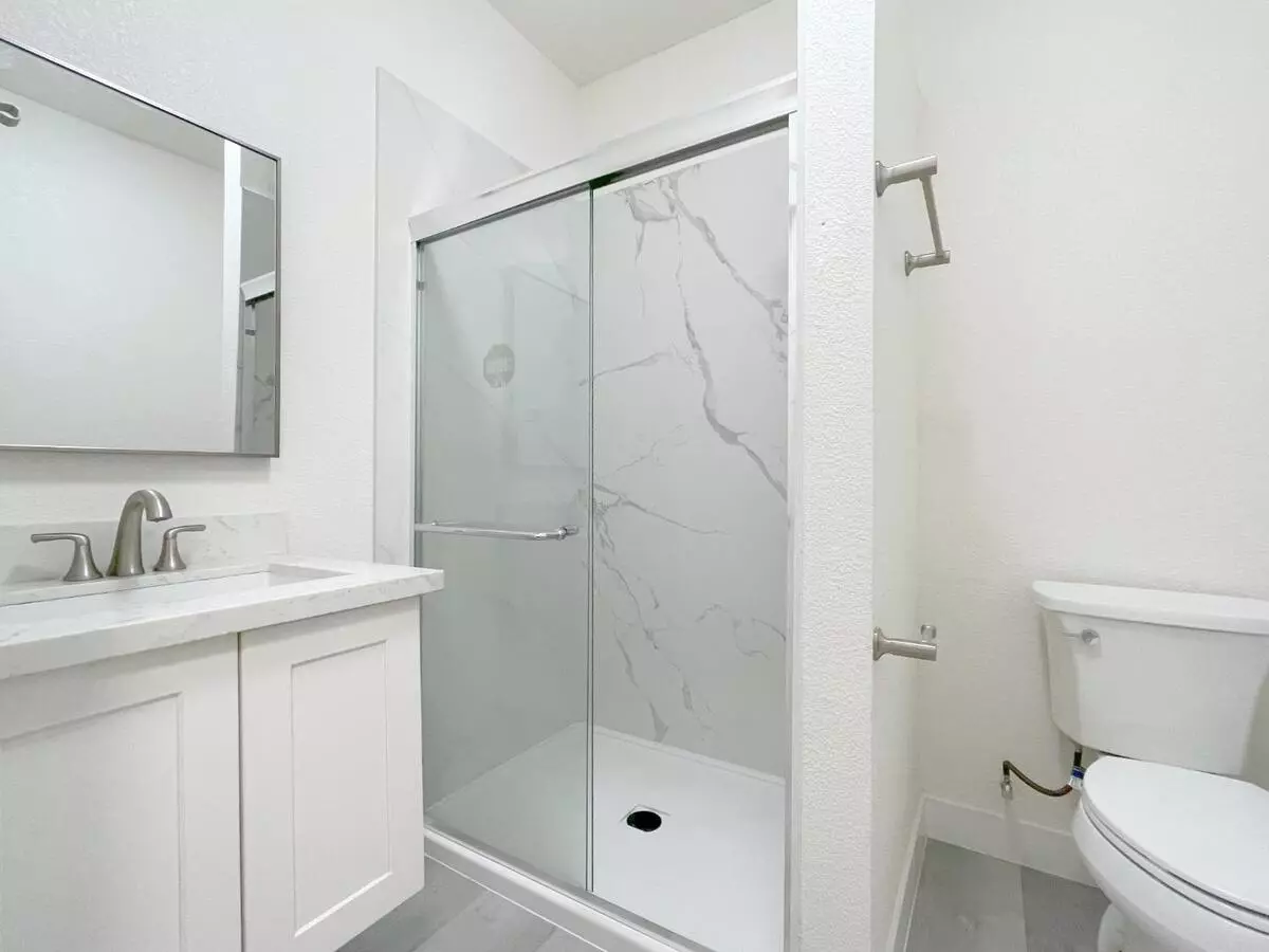 411 E Santa Clara ST B photo 4