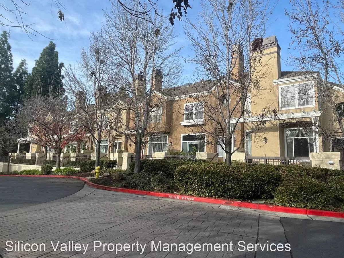 425 Camille Cir #16, photo 4