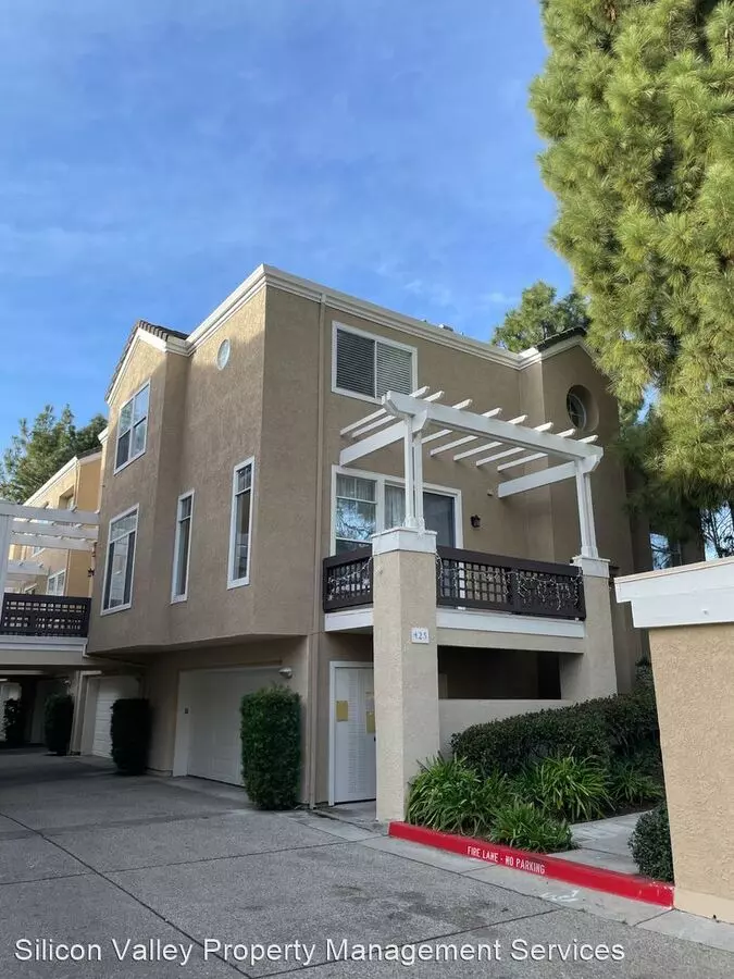 425 Camille Cir #16, photo 2