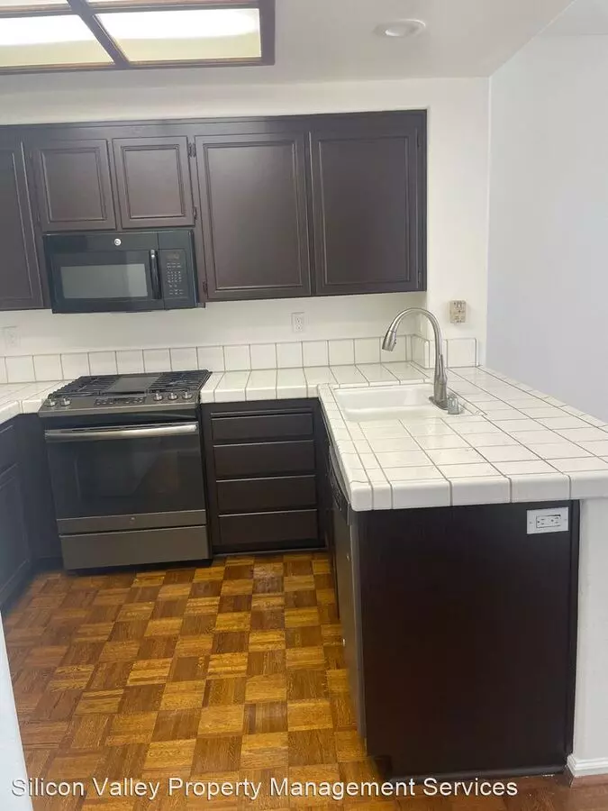 425 Camille Cir #16, photo 5