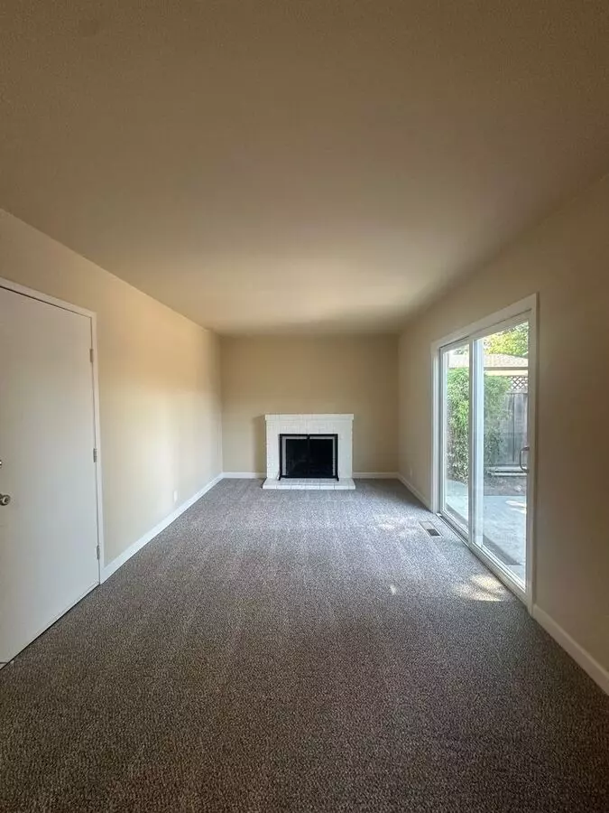 Cambrian Home, 3 Bedroom, 2 Full Bath! Spacious Backyard!! photo 2