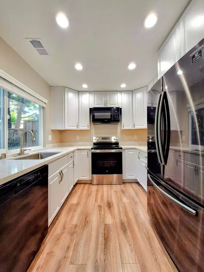 4628 Adobe River Court
