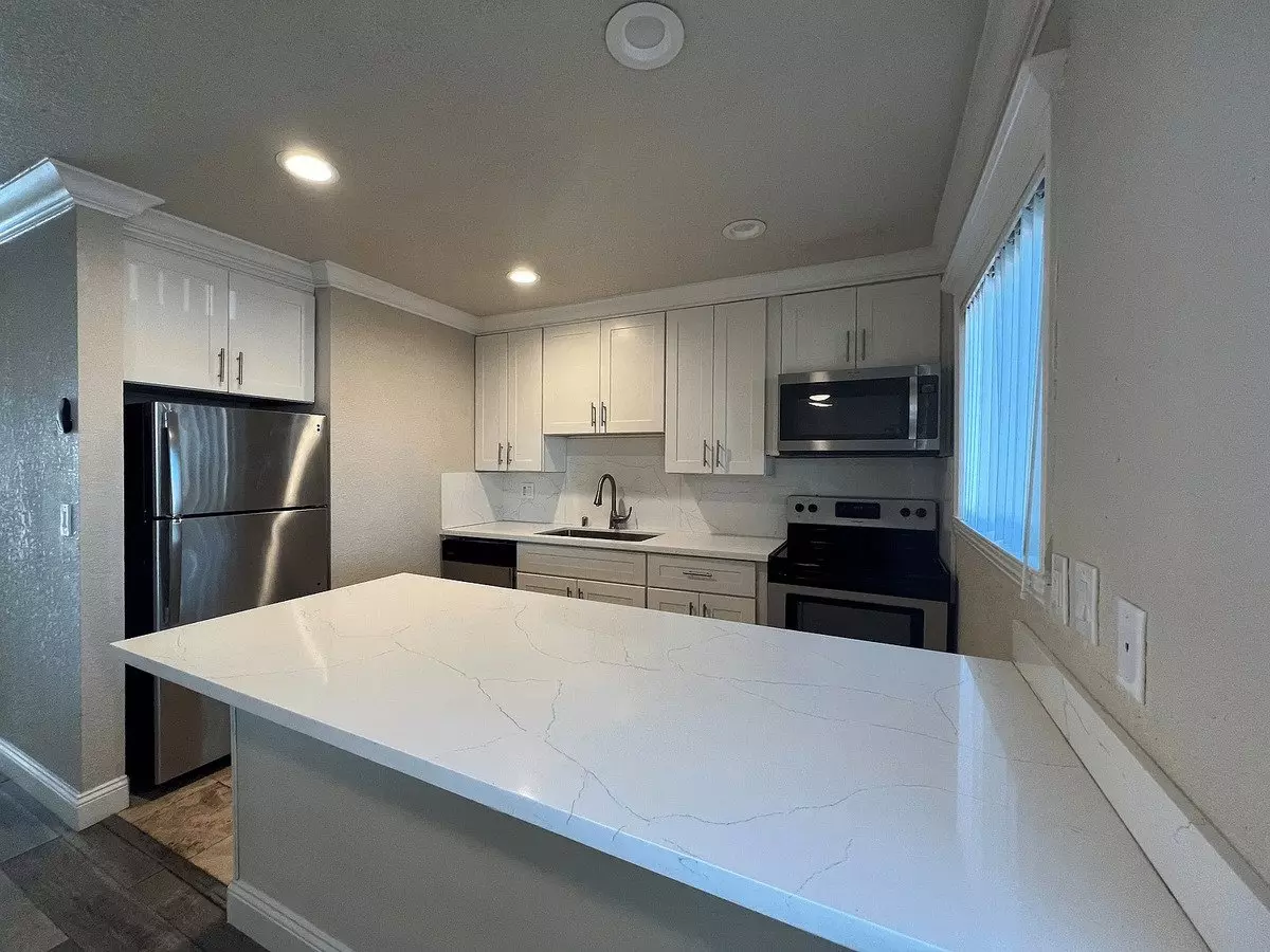 National Carlton Apartments photo 4