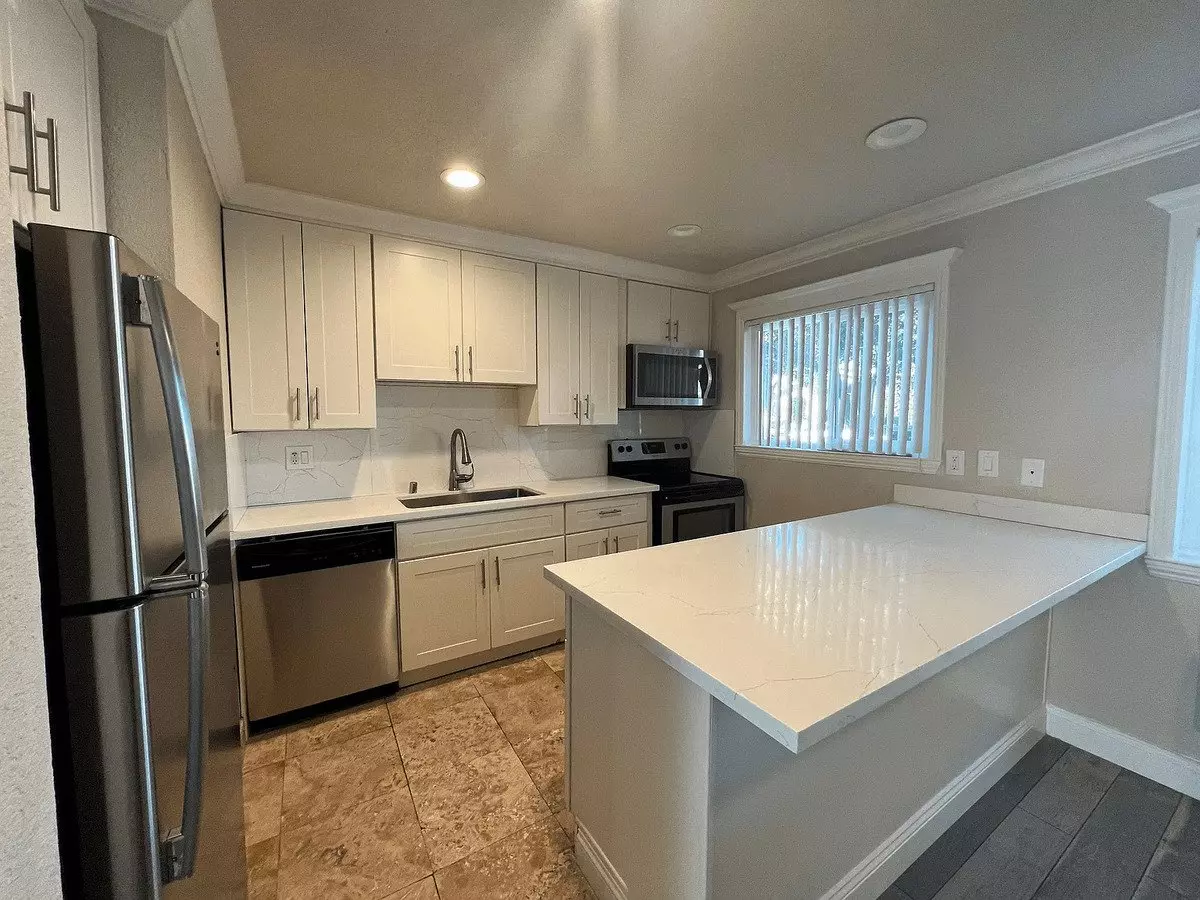 National Carlton Apartments photo 2