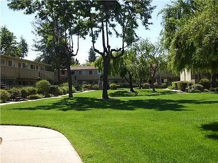 Oak Park photo 5
