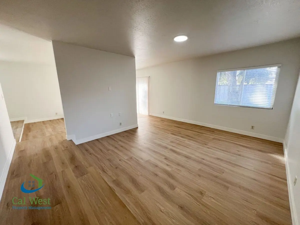 $5095 - Completely Remodeled 4 Br/2 Ba Bright And Spacious Evergreen Home photo 5
