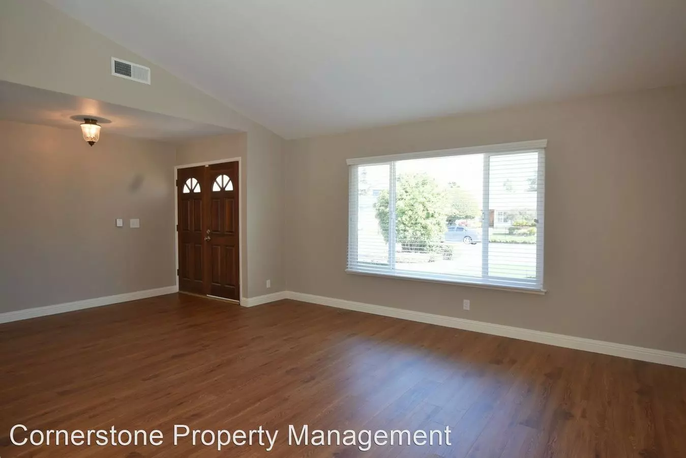 Beautiful 3 Bedroom 2 Bathroom Home in Blossom Valley photo 5