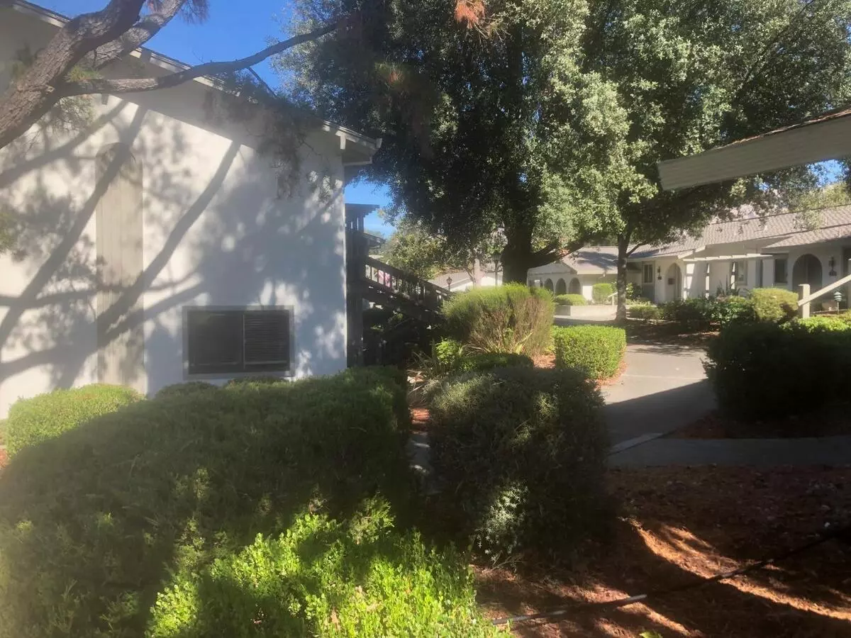 5541 Cribari Circle, San Jose, CA 95135 photo 2