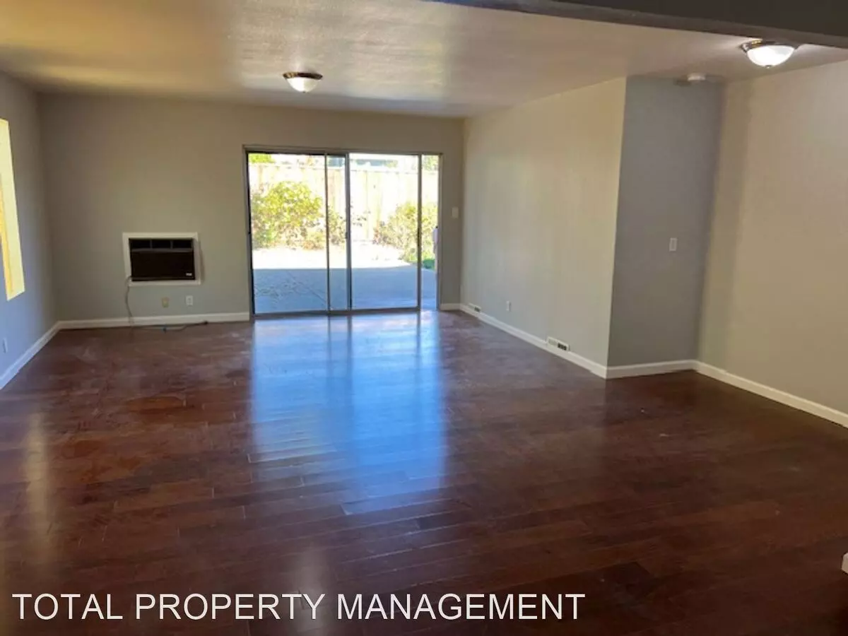 6247 RAINBOW DR photo 4