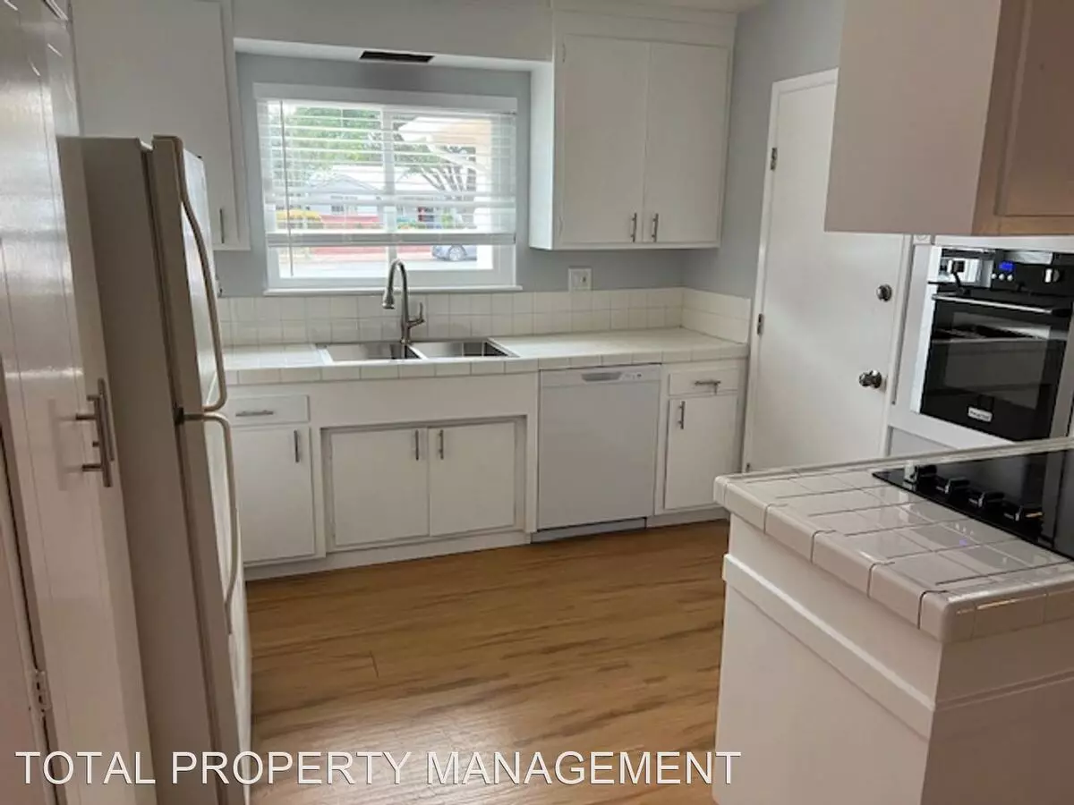 6247 RAINBOW DR photo 3