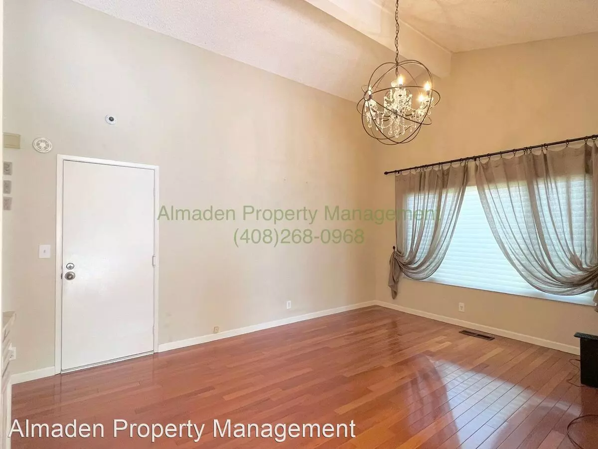 7025 Queenswood Court, San Jose, CA 95120 photo 3