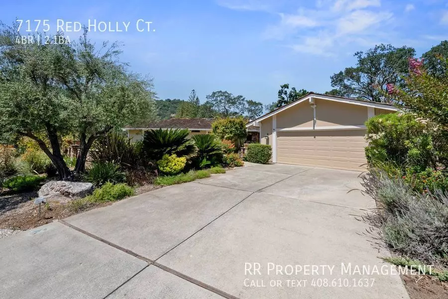 7175 Red Holly CT photo 2