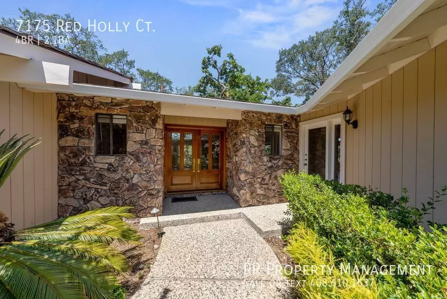 7175 Red Holly CT photo 3