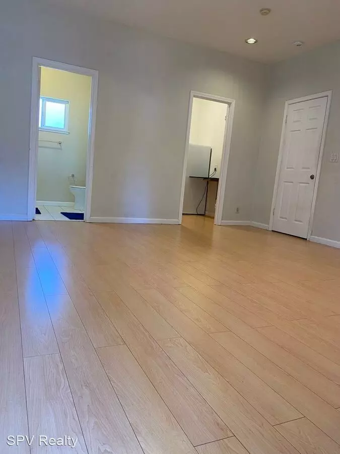 819 East Julian Street, San Jose, CA 95112 photo 4