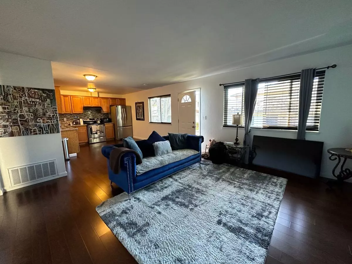 870 Gilchrist Walkway 1, San Jose, CA 95133 photo 3