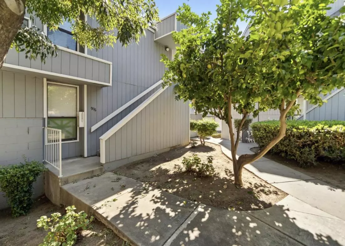 906 La Barbera Drive, San Jose, CA 95126 photo 2