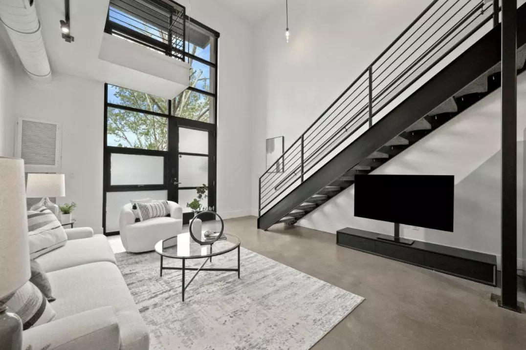 Modern Condo at The Lofts on The Alameda photo 2