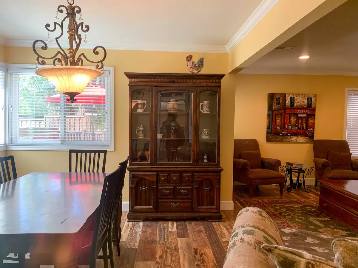 947 Rock Canyon Cir photo 5