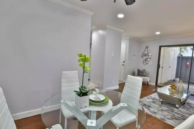Beautiful 1 Bedroom / 1 Bathroom Condo photo 5