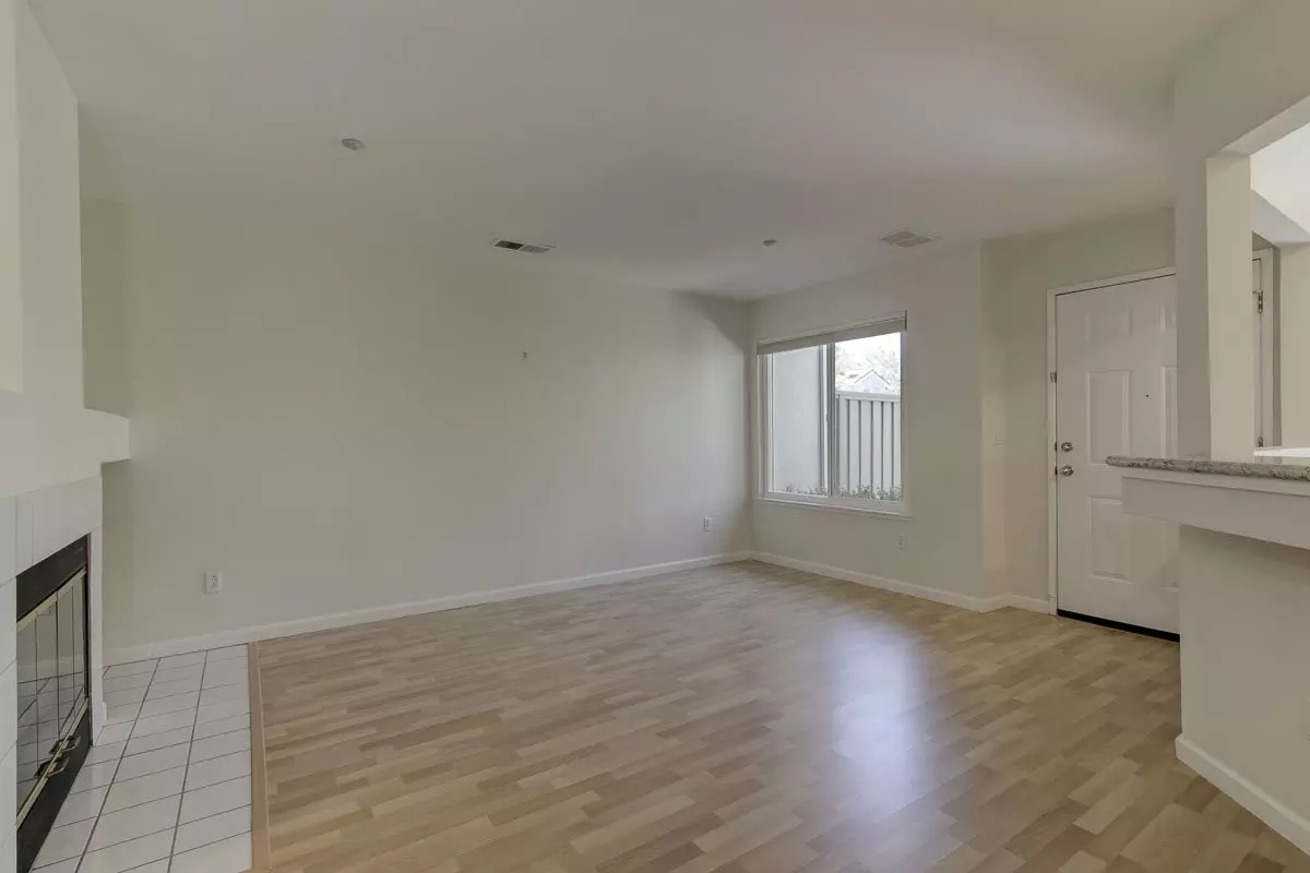 92 Mirabelli Cir photo 4