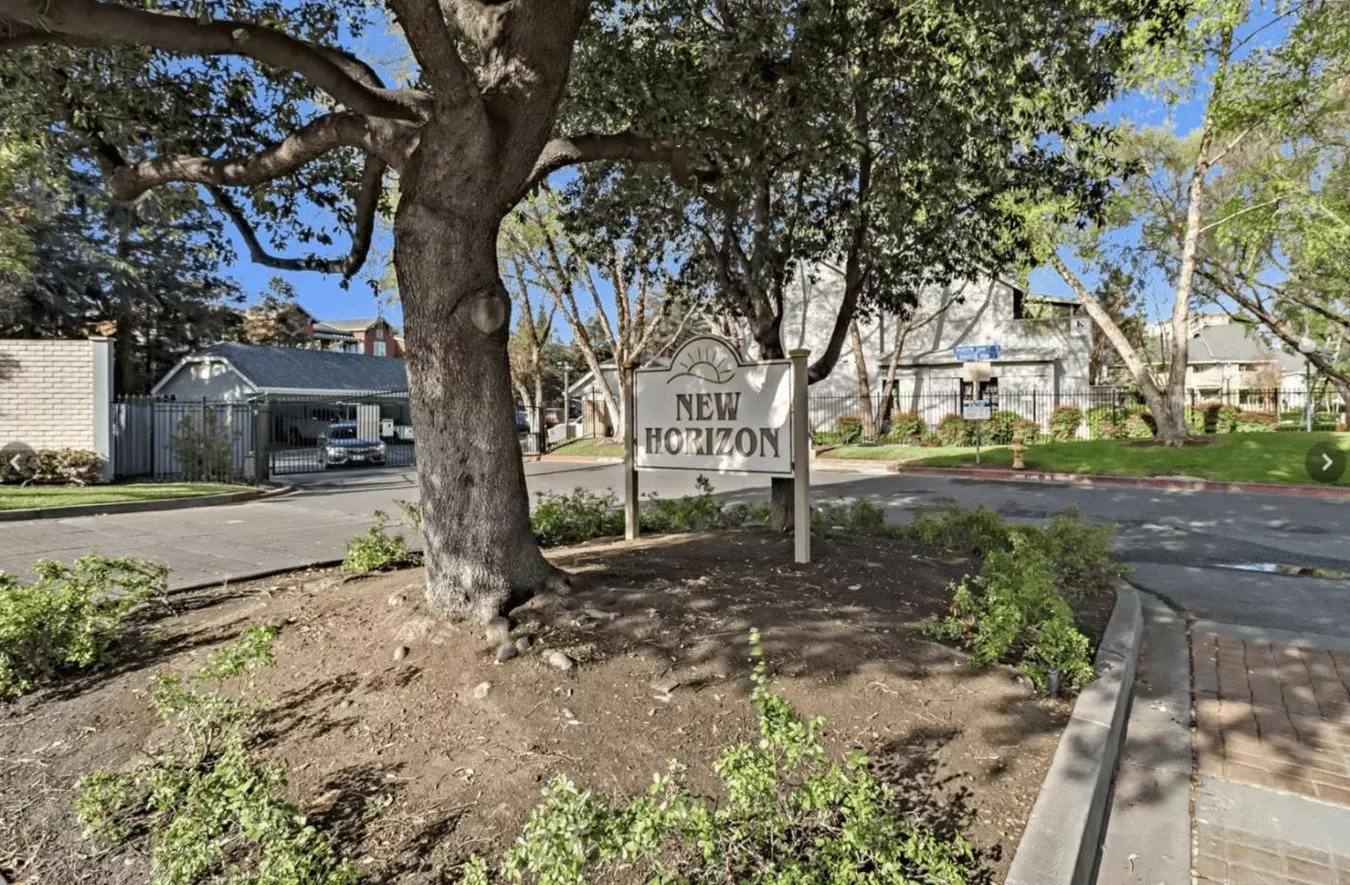 211 Shadow Dance Dr photo 2