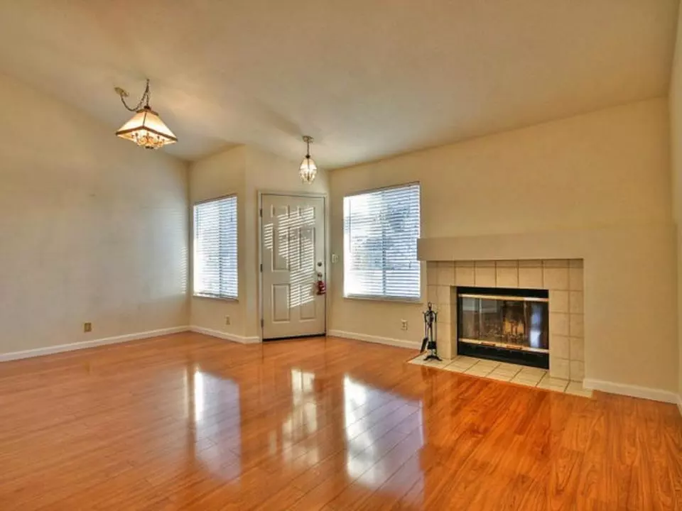 56 Cherry Crest Ln photo 3