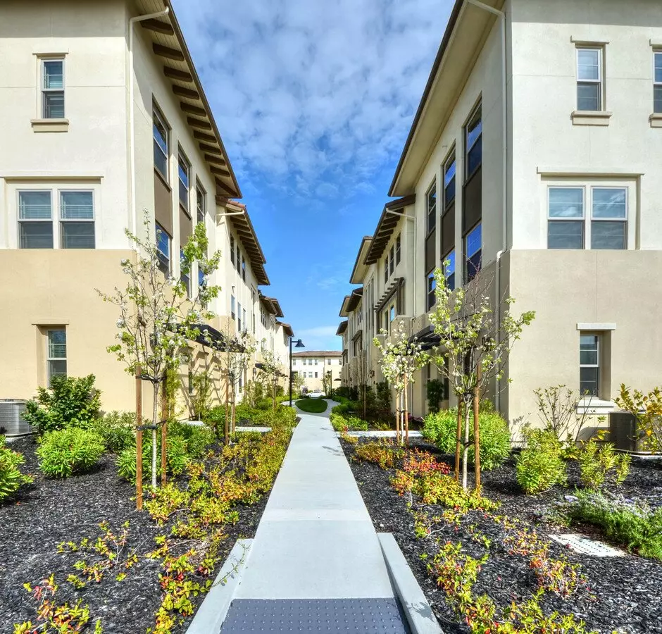 970 Arrowleaf Pl photo 2