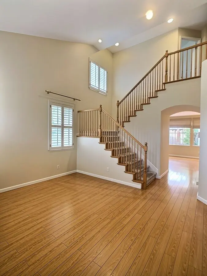 Beautiful 4 Bedroom/2.5 Bathroom House In The Cambrian Neighborhood photo 4