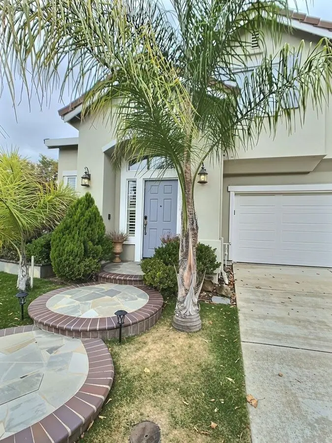 Beautiful 4 Bedroom/2.5 Bathroom House In The Cambrian Neighborhood photo 3